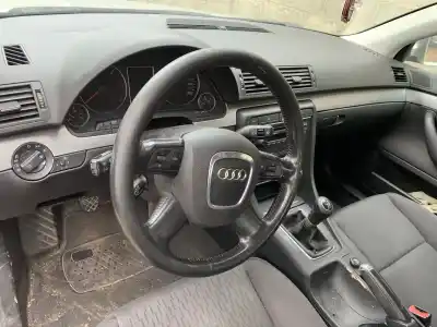 Veículo de Sucata audi a4 berlina (8e) 2.0 tdi 16v (103kw) do ano 2001 alimentado 