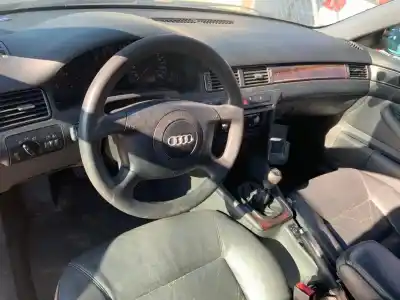 Veículo de Sucata AUDI A6 BERLINA (4B2) 2.5 V6 24V TDI do ano 2002 alimentado AKN