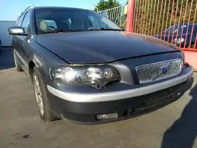 Veículo de Sucata volvo v70 familiar 2.4 d do ano 2001 alimentado d5244t