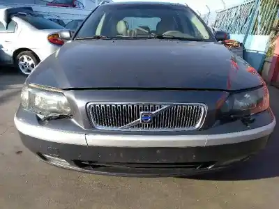 Veículo de Sucata volvo v70 familiar 2.4 d do ano 2001 alimentado d5244t