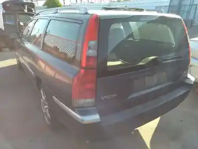 Veículo de Sucata volvo v70 familiar 2.4 d do ano 2001 alimentado d5244t