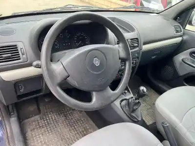 Sloopvoertuig renault                                            clio ii fase ii (b/cb0)                                                                                                                                                                                                                                    authentique                                                                                                                                                                                                                                                van het jaar 2003 aangedreven k9ka7