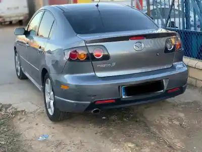 Sloopvoertuig mazda 3 sedán (bk) 2.0 (bkep) van het jaar 2001 aangedreven lf