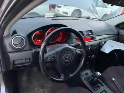 Sloopvoertuig mazda 3 sedán (bk) 2.0 (bkep) van het jaar 2001 aangedreven lf