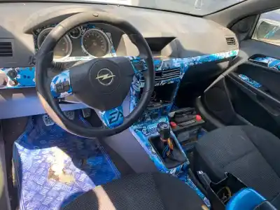 Veículo de Sucata opel astra gtc sport do ano 2005 alimentado z19dt