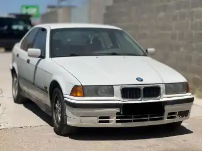 Veicolo di demolizione BMW SERIE 3 BERLINA (E36) 325td dell'anno 1999 alimentato 256T1