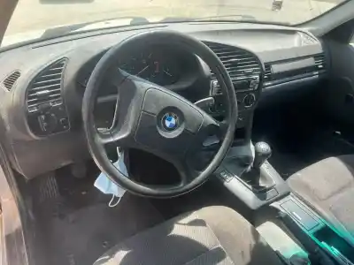 Sloopvoertuig bmw serie 3 berlina (e36) 325td van het jaar 1999 aangedreven 256t1