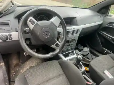 Здавання транспортного засобу opel astra gtc cosmo року 2005 потужний z19dth