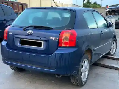 Veículo de Sucata toyota corolla (e12) 2.0 d-4d linea luna berlina do ano 2006 alimentado 1cdftv