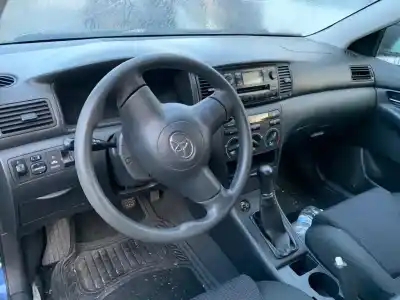 Veículo de Sucata toyota corolla (e12) 2.0 d-4d linea luna berlina do ano 2006 alimentado 1cdftv