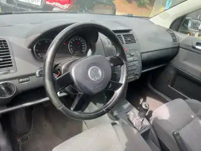 Veicolo di demolizione volkswagen polo (9n1) highline dell'anno 2004 alimentato amf