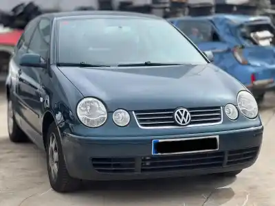 Scrapping Vehicle VOLKSWAGEN POLO (9N1) Highline of the year 2004 powered AMF