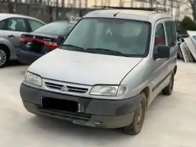 Veículo de Sucata citroen berlingo 2.0 hdi sx familiar do ano 2001 alimentado rhydw10td