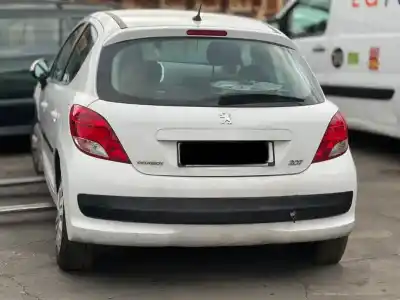 Veicolo di demolizione PEUGEOT 207 X-Line dell'anno 2010 alimentato 8HR