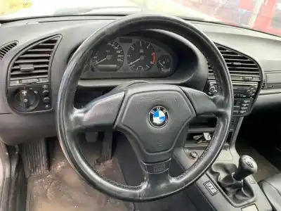 Veicolo di demolizione bmw serie 3 berlina (e36) 318tds dell'anno 2001 alimentato 174t1