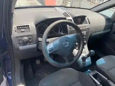 Veículo de Sucata opel zafira b cosmo do ano 2005 alimentado z19dt