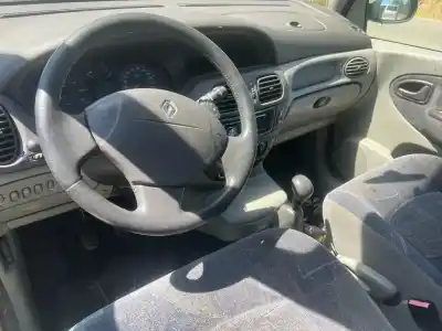 Scrapping Vehicle RENAULT MEGANE I SCENIC (JA0) 1.6 16V Kaleido 107 CV / 79 KW of the year 2001 powered K4MA7