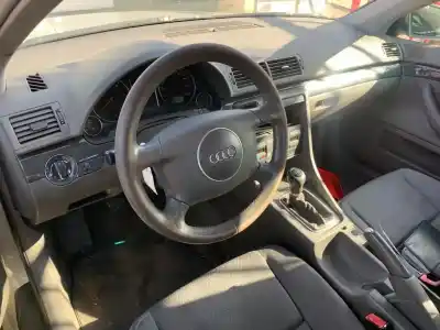 Здавання транспортного засобу audi a4 b6 (8e2) 1.9 tdi року 2001 потужний awx
