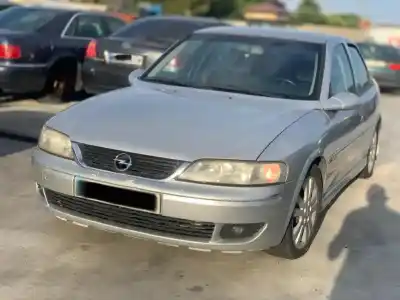 Sloopvoertuig OPEL VECTRA B BERLINA Básico (1999->) van het jaar 2000 aangedreven Y22DTR
