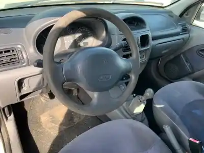 Veicolo di demolizione renault clio ii fase i (b/cbo) 1.2 dell'anno 2000 alimentato d7fd7