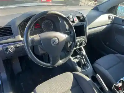 Sloopvoertuig volkswagen golf v berlina (1k1) conceptline (e) van het jaar 2004 aangedreven bag