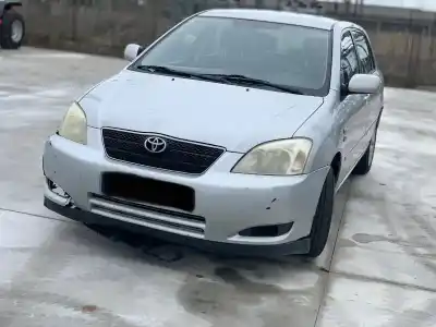 Veículo de Sucata toyota corolla (e12) 2.0 d-4d linea sol berlina do ano 2003 alimentado 1cdftv