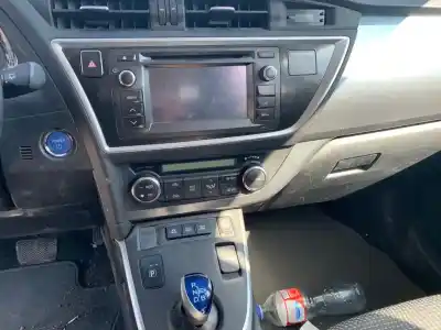 Veicolo di demolizione toyota auris hybrid active dell'anno 2012 alimentato 2zr