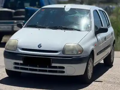 Здавання транспортного засобу renault clio ii fase i (b/cbo) 1.2 року 1998 потужний d7f720