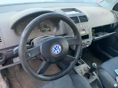 Veículo de Sucata volkswagen polo (9n1) trendline do ano 2002 alimentado aua