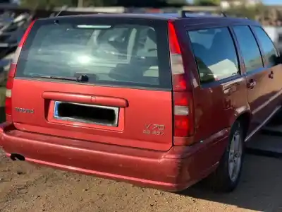 Vehicul casat volvo v70 familiar 2.4 (125kw) al anului 1998 alimentat b5254s