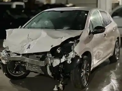 Veículo de Sucata peugeot 208 style do ano 2016 alimentado hm01