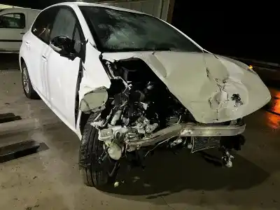 Veículo de Sucata peugeot 208 style do ano 2016 alimentado hm01