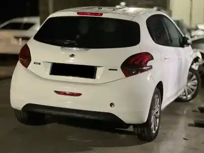 Veículo de Sucata peugeot 208 style do ano 2016 alimentado hm01