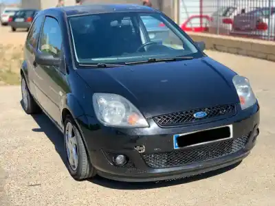 Veículo de Sucata ford fiesta (cbk) sport do ano 2005 alimentado hhja
