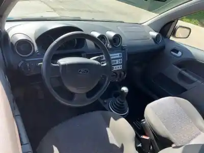 Veículo de Sucata ford fiesta (cbk) sport do ano 2005 alimentado hhja