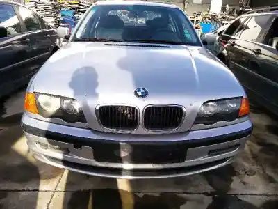 Sloopvoertuig bmw serie 3 berlina (e46) 318i van het jaar 2001 aangedreven 194e1
