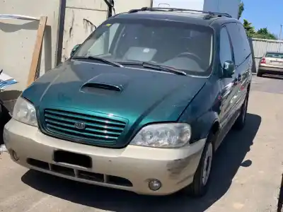 Verschrottungsfahrzeug KIA CARNIVAL II  des Jahres 2003 angetrieben 