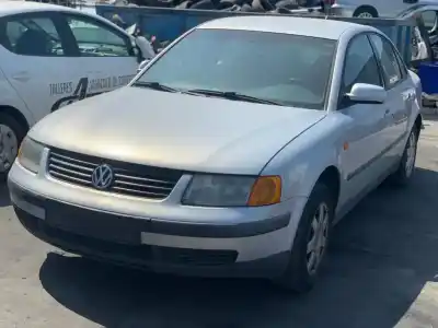 Verschrottungsfahrzeug VOLKSWAGEN PASSAT BERLINA (3B2)  des Jahres 1997 angetrieben AFN