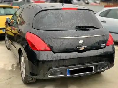 Veicolo di demolizione PEUGEOT 308 Active dell'anno 2013 alimentato 9HD O 9H05