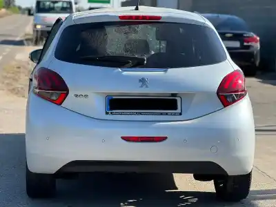 Veículo de Sucata peugeot 208 tech edition blue hdi do ano 2019 alimentado yh01