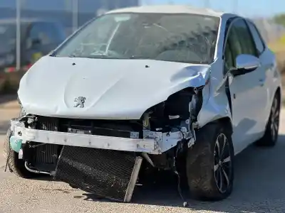 Veículo de Sucata peugeot 208 tech edition blue hdi do ano 2019 alimentado yh01