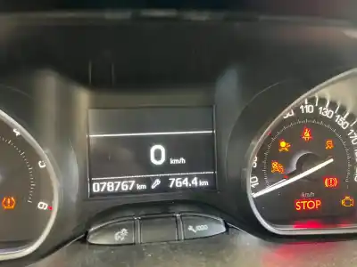 Veículo de Sucata peugeot 208 tech edition blue hdi do ano 2019 alimentado yh01