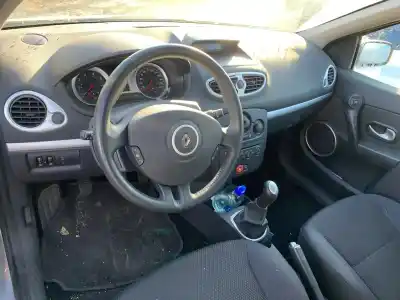 Здавання транспортного засобу renault clio iii dynamique року 2008 потужний d4fh7