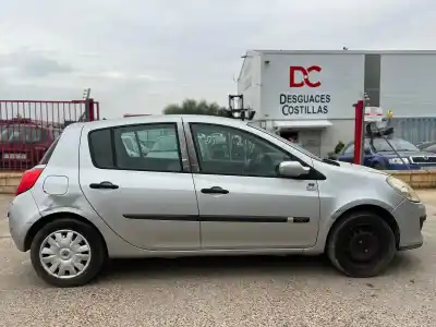 Verschrottungsfahrzeug RENAULT CLIO III  des Jahres 2006 angetrieben K9KM7