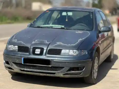 Verschrottungsfahrzeug SEAT LEON (1M1)  des Jahres 2000 angetrieben AHF