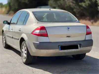 Sloopvoertuig RENAULT MEGANE II CLASSIC BERLINA Luxe Dynamique van het jaar 2006 aangedreven K4MD812