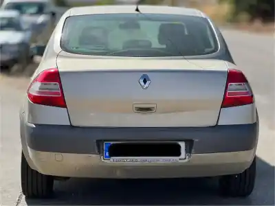 Veículo de Sucata renault megane ii classic berlina luxe dynamique do ano 2006 alimentado k4md812