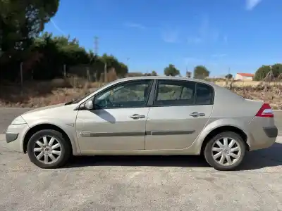 Veículo de Sucata renault megane ii classic berlina luxe dynamique do ano 2006 alimentado k4md812