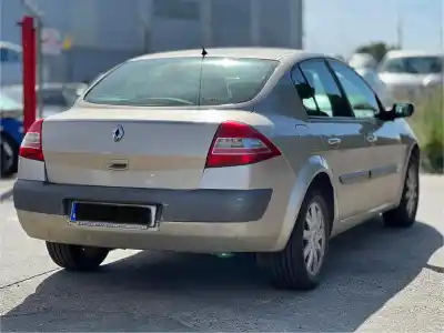 Veículo de Sucata renault megane ii classic berlina luxe dynamique do ano 2006 alimentado k4md812