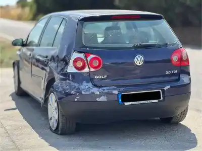 Veículo de Sucata volkswagen golf v berlina (1k1) trendline do ano 2004 alimentado bkd